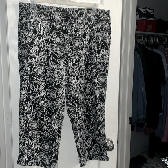 Plus size women 16 stretch Knickerbocker Capri pants comfortable material - Picture 1 of 11